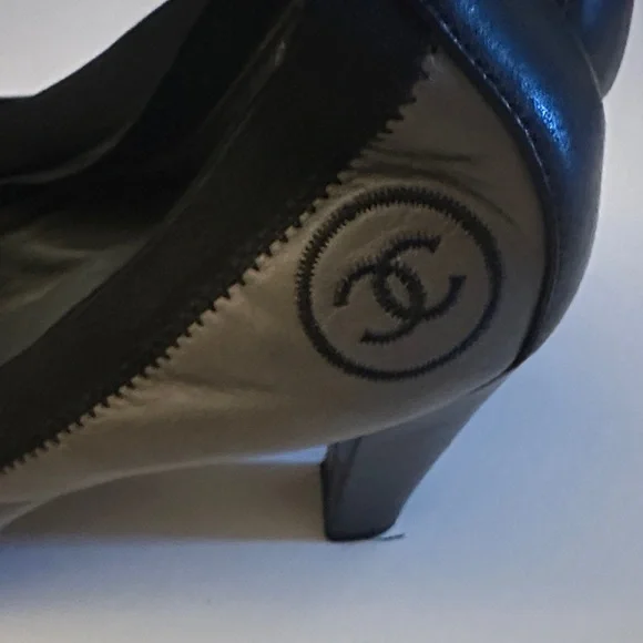 CHANEL Two-Tone Black and Gray Heels size 41 - Picture 7 of 10